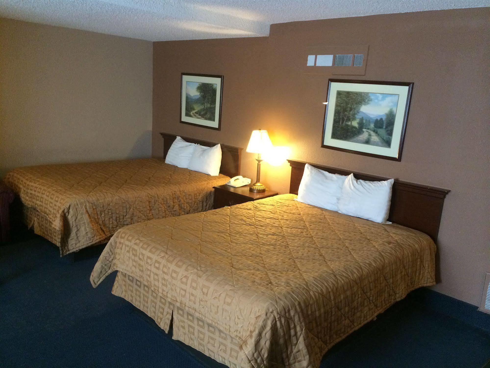 Sunflower Inn & Suites - Garden City Dış mekan fotoğraf